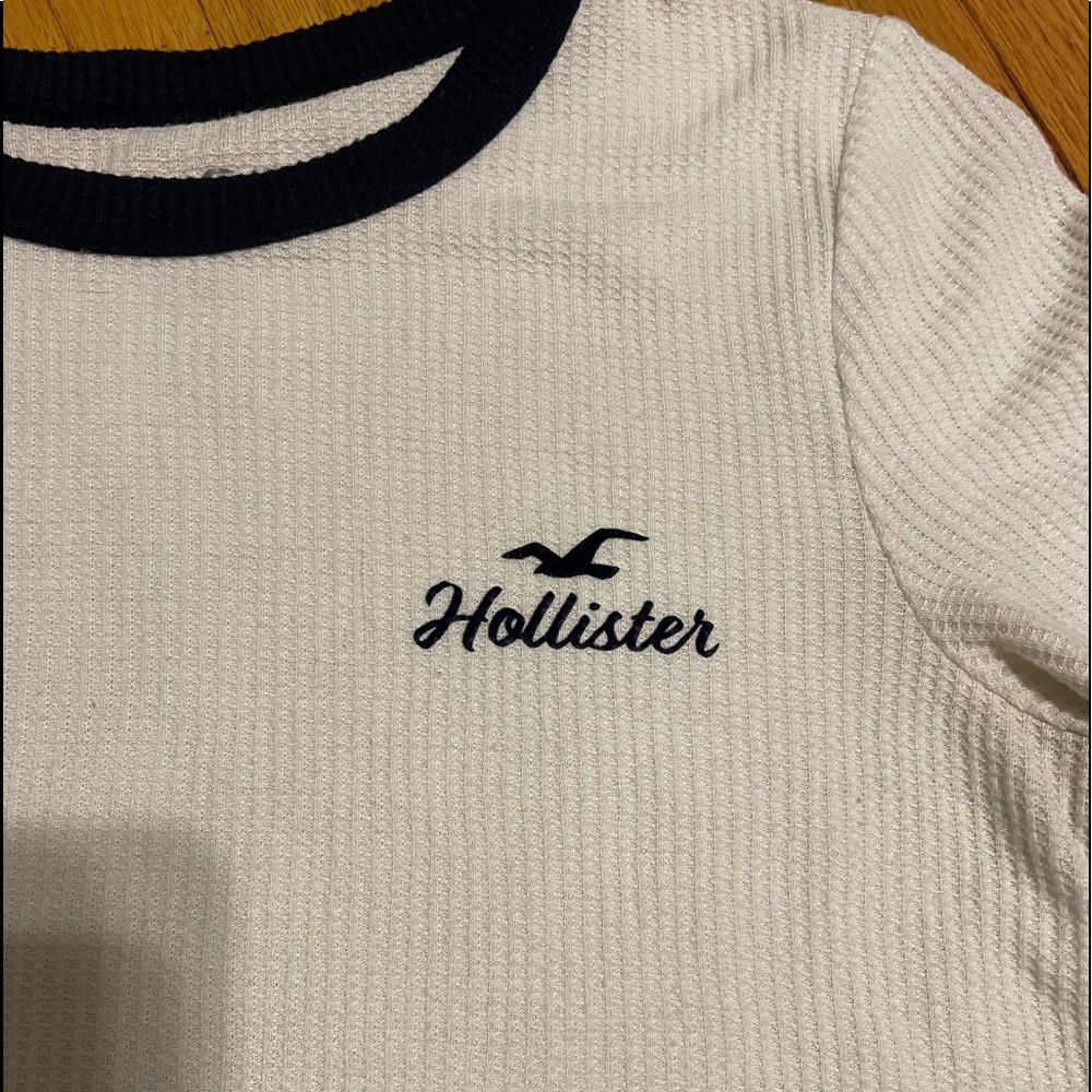 HOLLISTER SHIRT BUNDLE - Picture 3 of 7